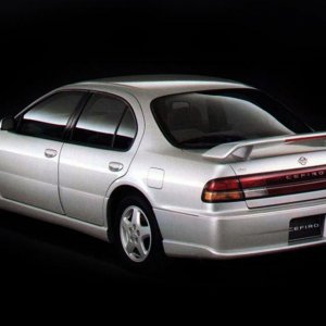 1994 Nissan Cefiro 001.jpg