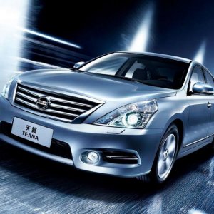 2011 Nissan Teana (CH) 001.jpg