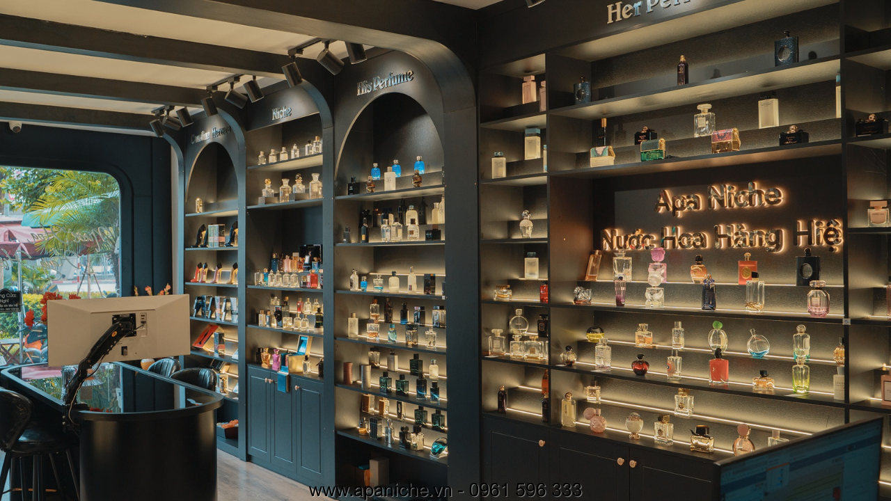 mua-nuoc-hoa-nu-huong-gia-vi-tai-apa-niche.png